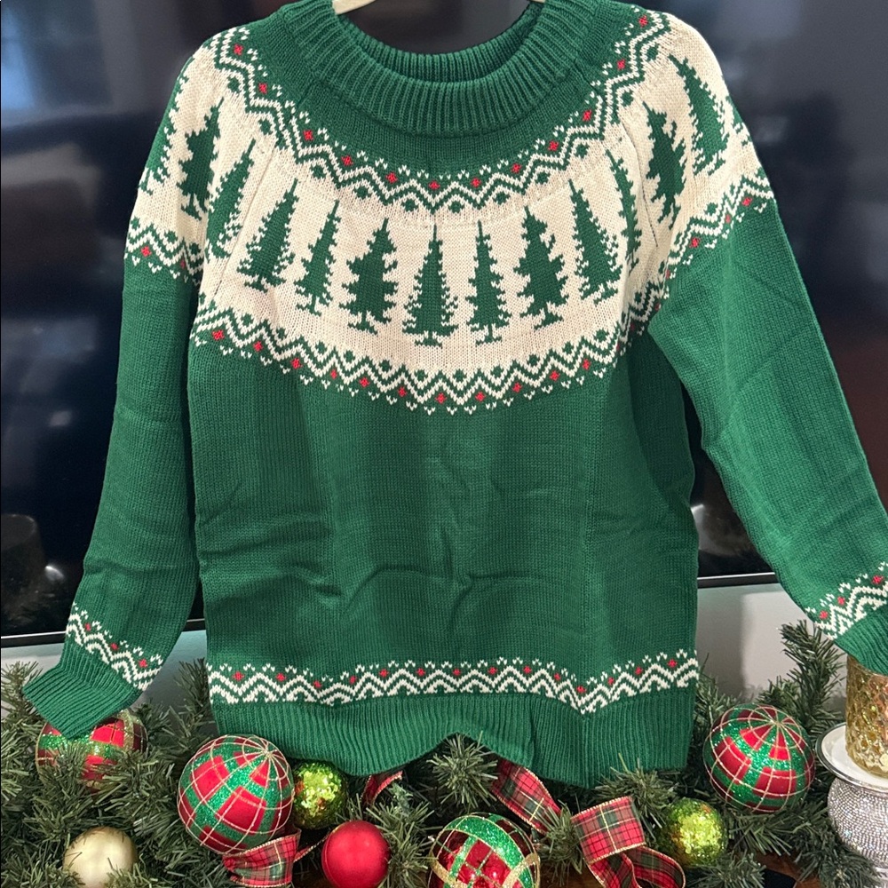 LAST AND FINAL ONE! Northern Pines Evergreen Sweater
English Countryside Sweater - Picture 15 of 16
